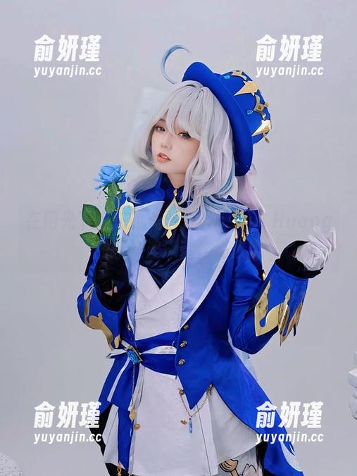 Messie Huang 在阳光下绽放的美图,Messie Huang加斯科涅泳装作品欣赏